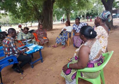 Preparación de planes de gestión medioambiental y social, participación de las partes interesadas y supervisión medioambiental y social para los hospitales en Kara y Lomé – Togo