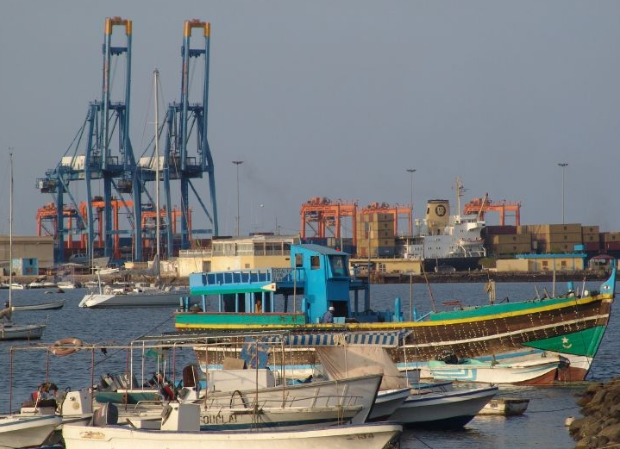https://commons.wikimedia.org/wiki/File%3ADjibouti_Port.JPG
