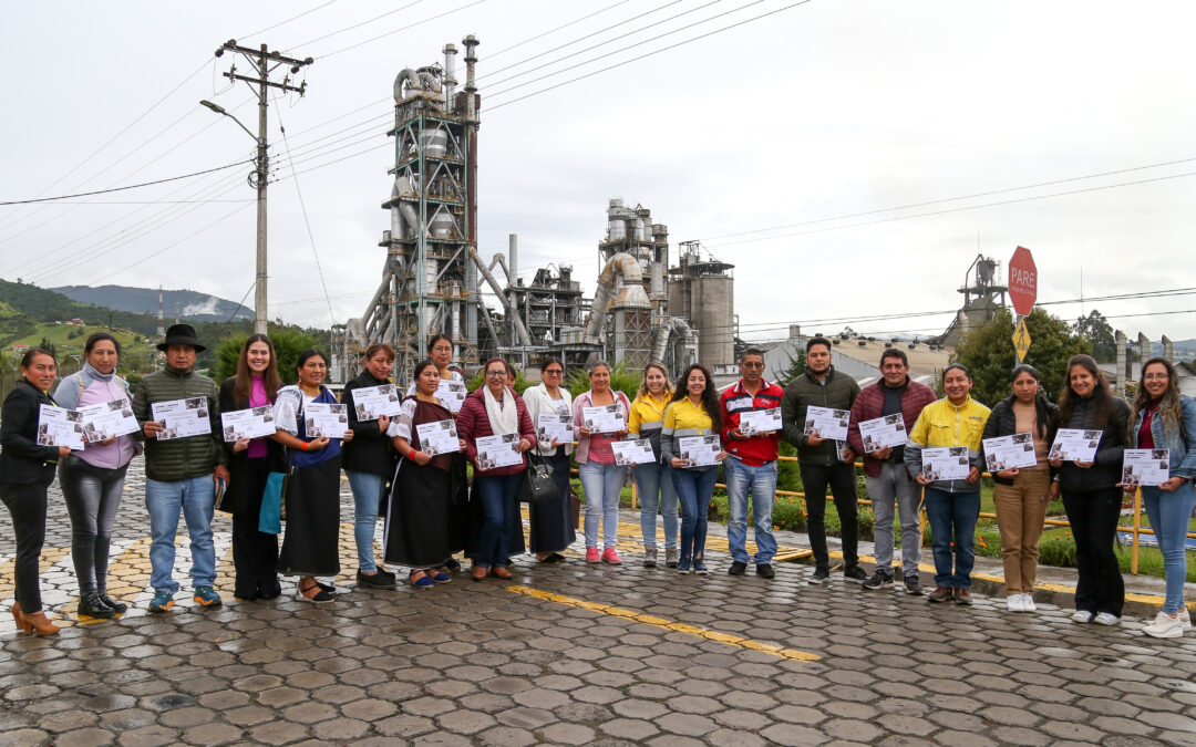 Leadership workshop for communities in the area of influence of a cement plant and quarry – Ecuador